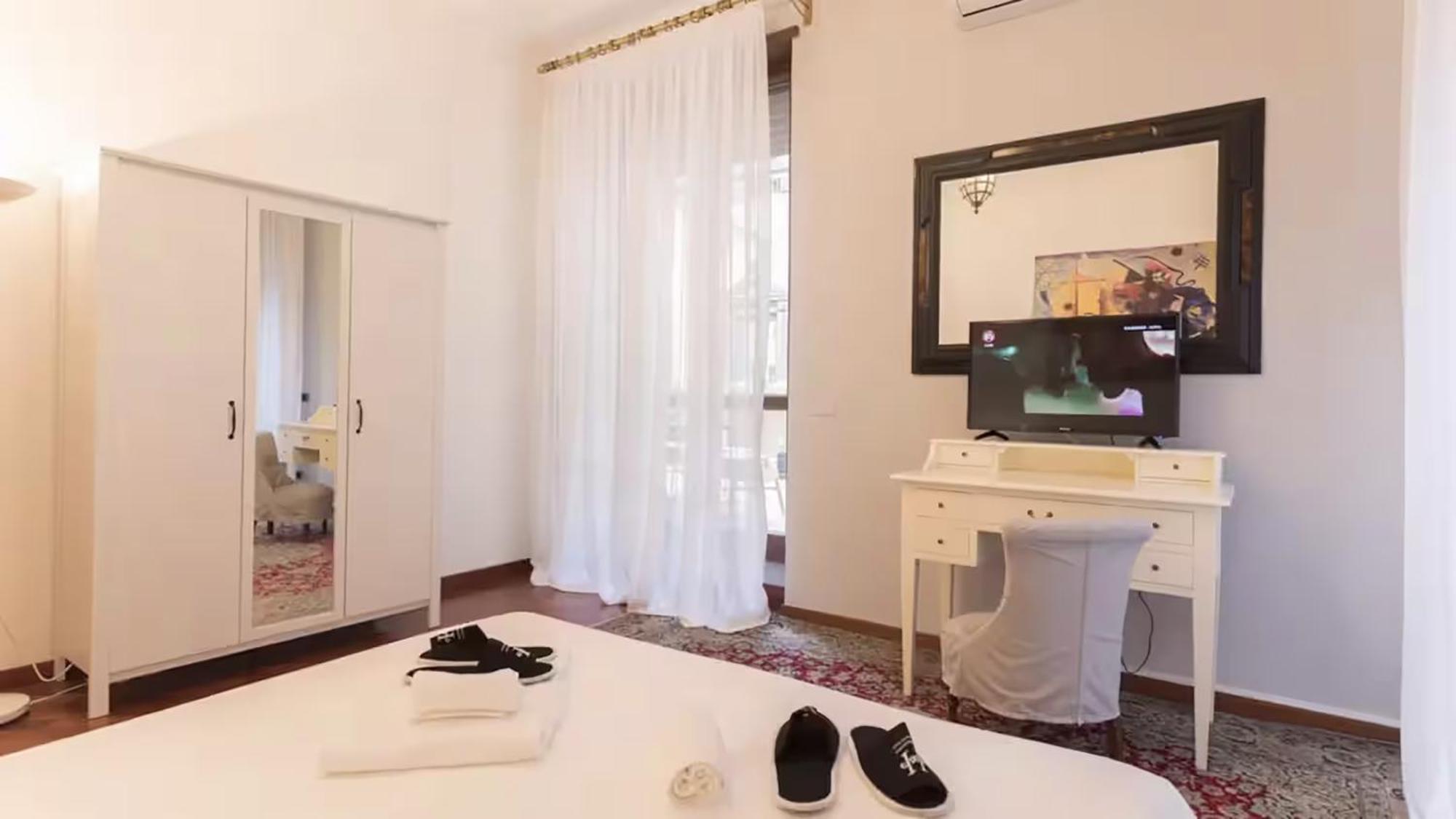 Classbnb - Two Apartments 400 Meters From The Duomo ミラノ エクステリア 写真