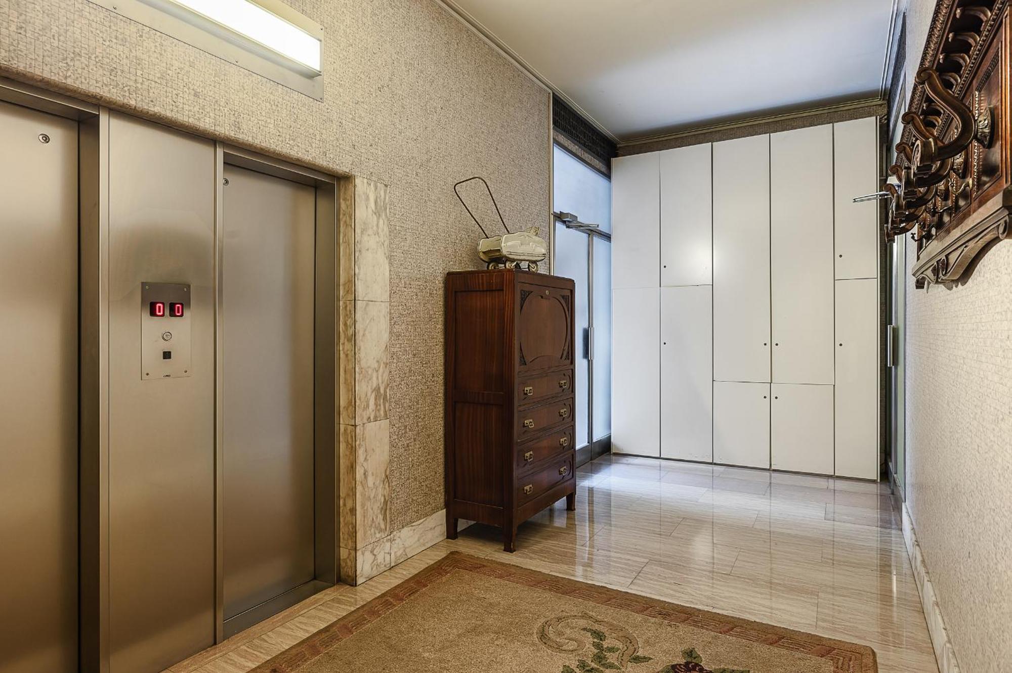 Classbnb - Two Apartments 400 Meters From The Duomo ミラノ エクステリア 写真